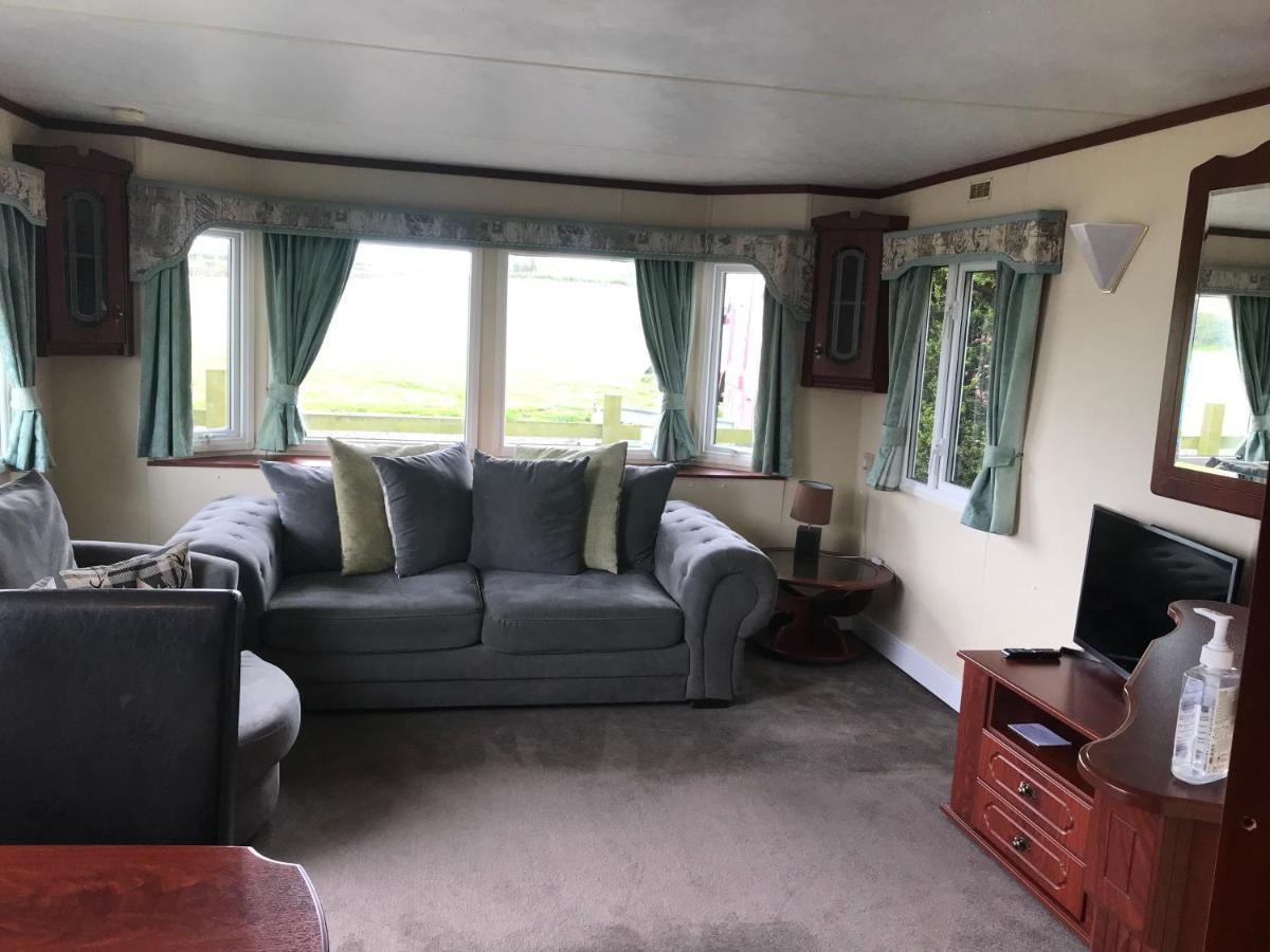 The Fox Inn, Roxby, Static Caravan Exterior photo