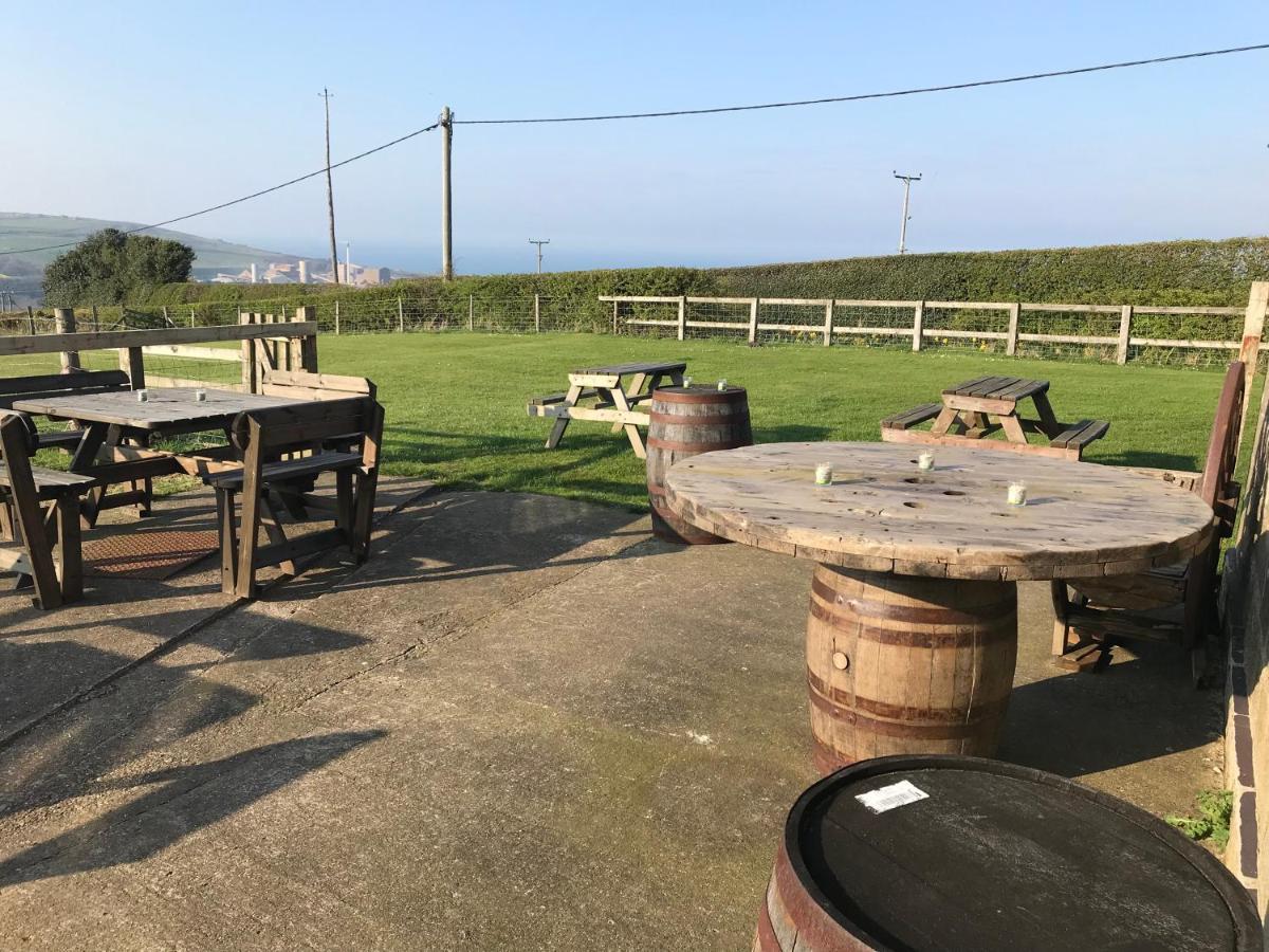 The Fox Inn, Roxby, Static Caravan Exterior photo
