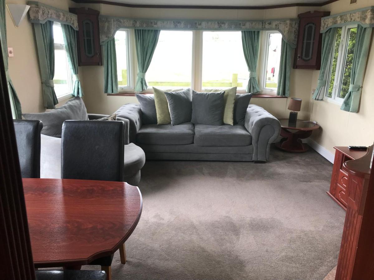 The Fox Inn, Roxby, Static Caravan Exterior photo